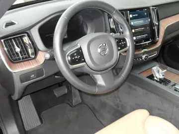 VOLVO XC 60 B4 Plus Bright   Sitzbelüftung   Panora.