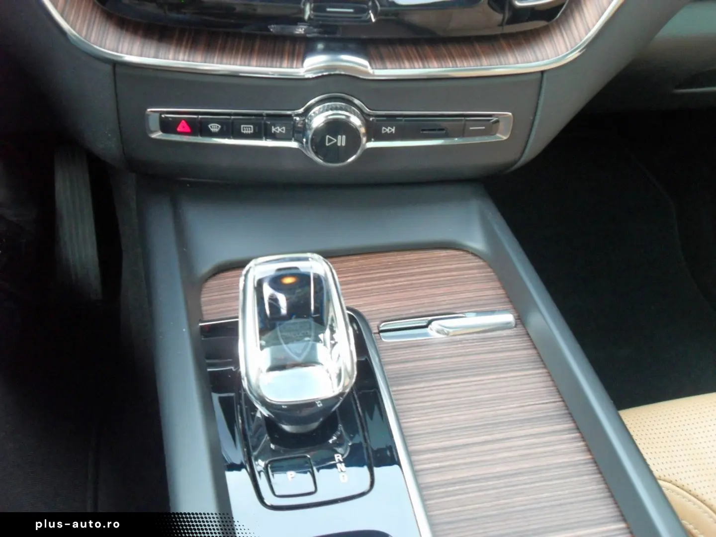 VOLVO XC 60 B4 Plus Bright   Sitzbelüftung   Panora.