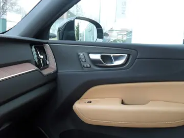 VOLVO XC 60 B4 Plus Bright   Sitzbelüftung   Panora.