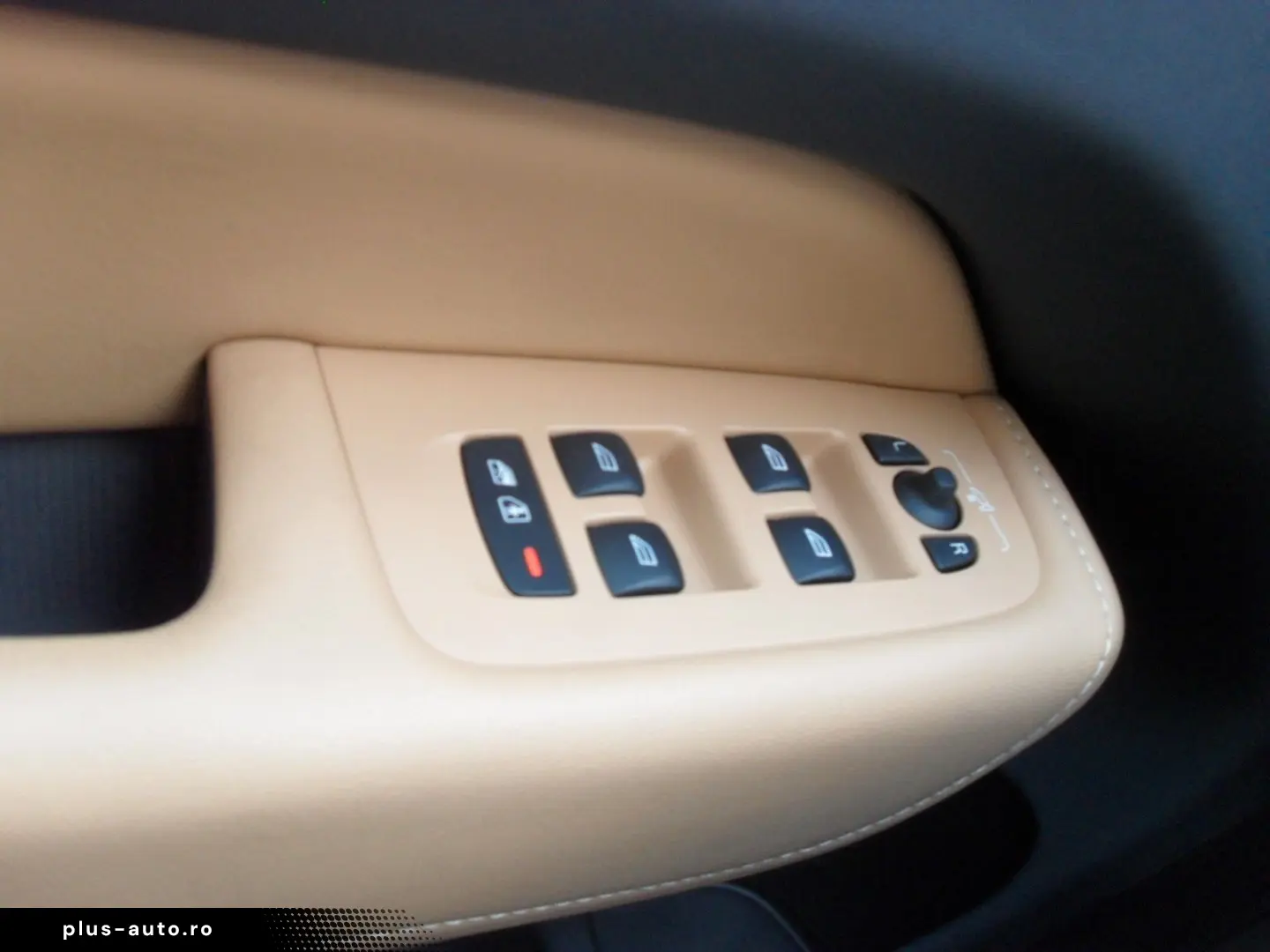 VOLVO XC 60 B4 Plus Bright   Sitzbelüftung   Panora.