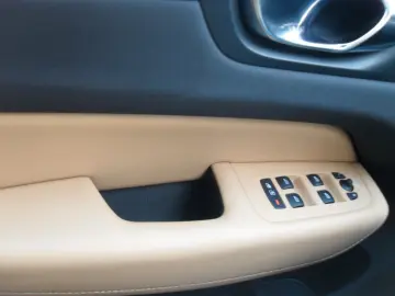 VOLVO XC 60 B4 Plus Bright   Sitzbelüftung   Panora.