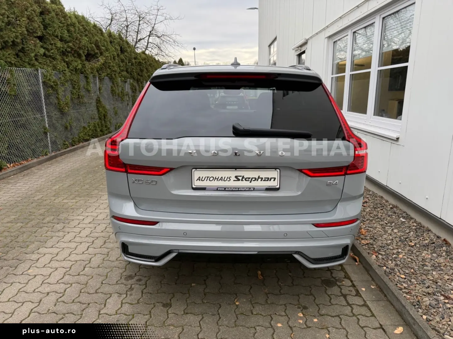 VOLVO XC60 B4 D Plus Dark Autom. GARANTIE