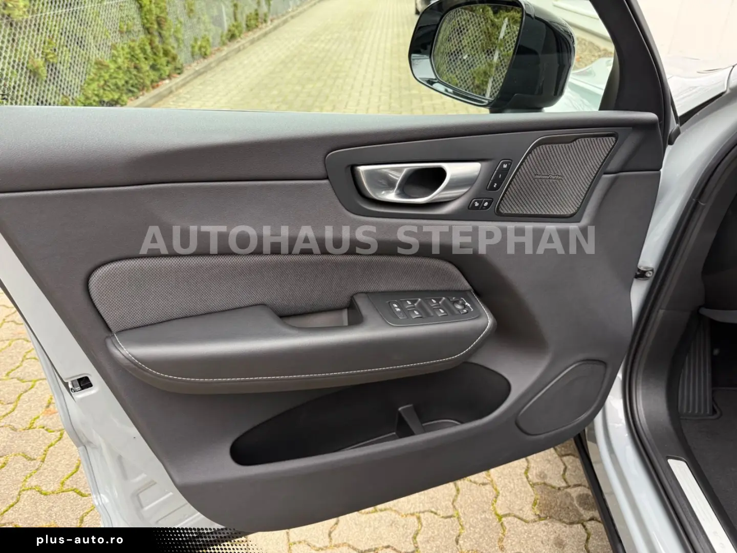 VOLVO XC60 B4 D Plus Dark Autom. GARANTIE