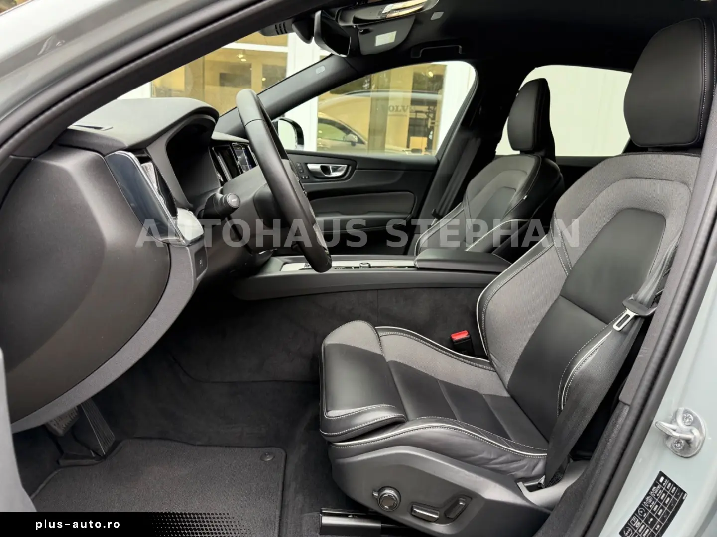 VOLVO XC60 B4 D Plus Dark Autom. GARANTIE