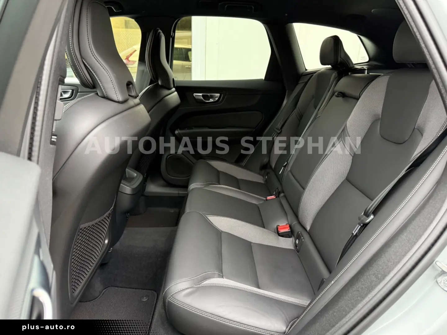 VOLVO XC60 B4 D Plus Dark Autom. GARANTIE