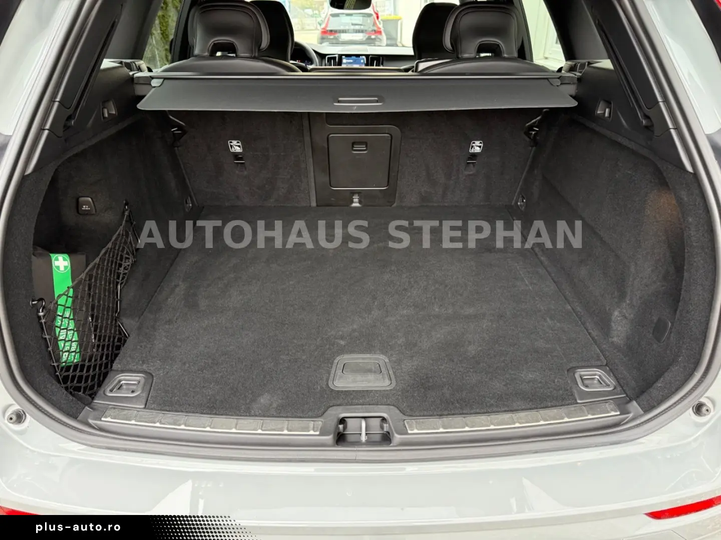 VOLVO XC60 B4 D Plus Dark Autom. GARANTIE