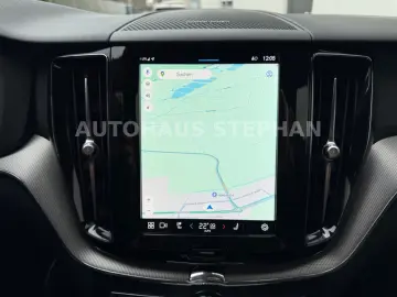 VOLVO XC60 B4 D Plus Dark Autom. GARANTIE