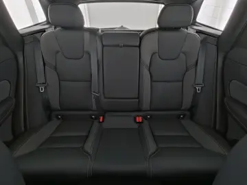 VOLVO XC60 B4 AWD Plus Bright Plus Bright AHK PANO LED