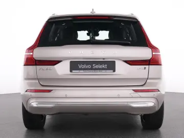 VOLVO XC60 B4 AWD Plus Bright Plus Bright AHK PANO LED