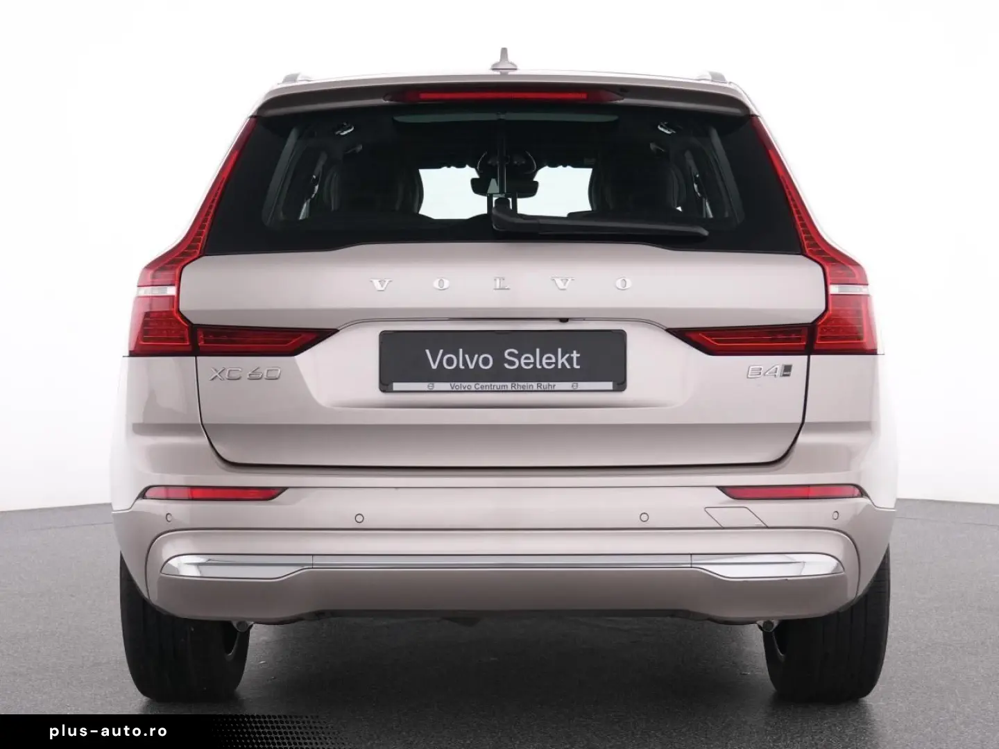 VOLVO XC60 B4 AWD Plus Bright Plus Bright AHK PANO LED