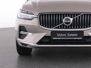 VOLVO XC60 B4 AWD Plus Bright Plus Bright AHK PANO LED