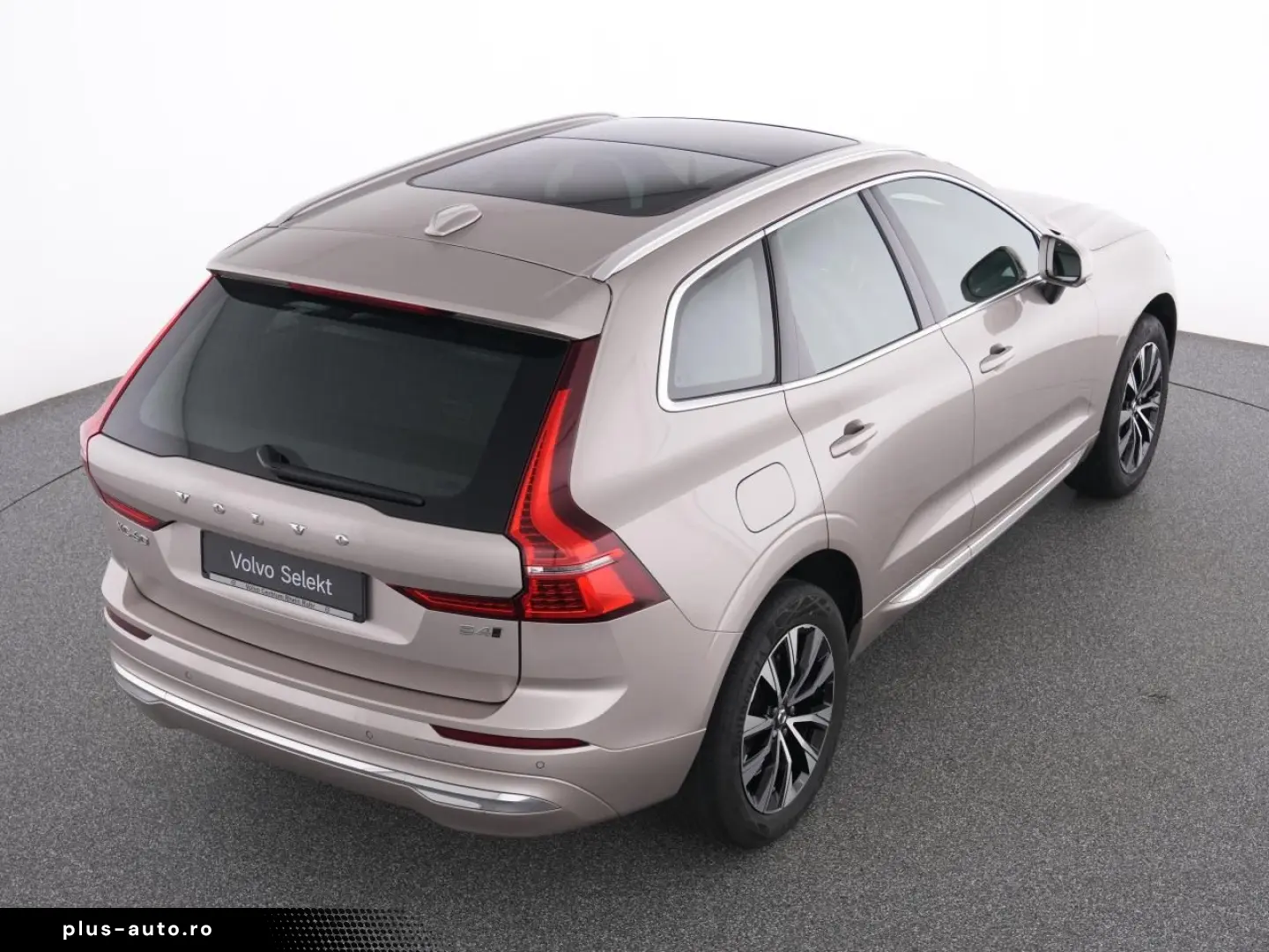 VOLVO XC60 B4 AWD Plus Bright Plus Bright AHK PANO LED