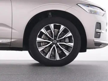 VOLVO XC60 B4 AWD Plus Bright Plus Bright AHK PANO LED