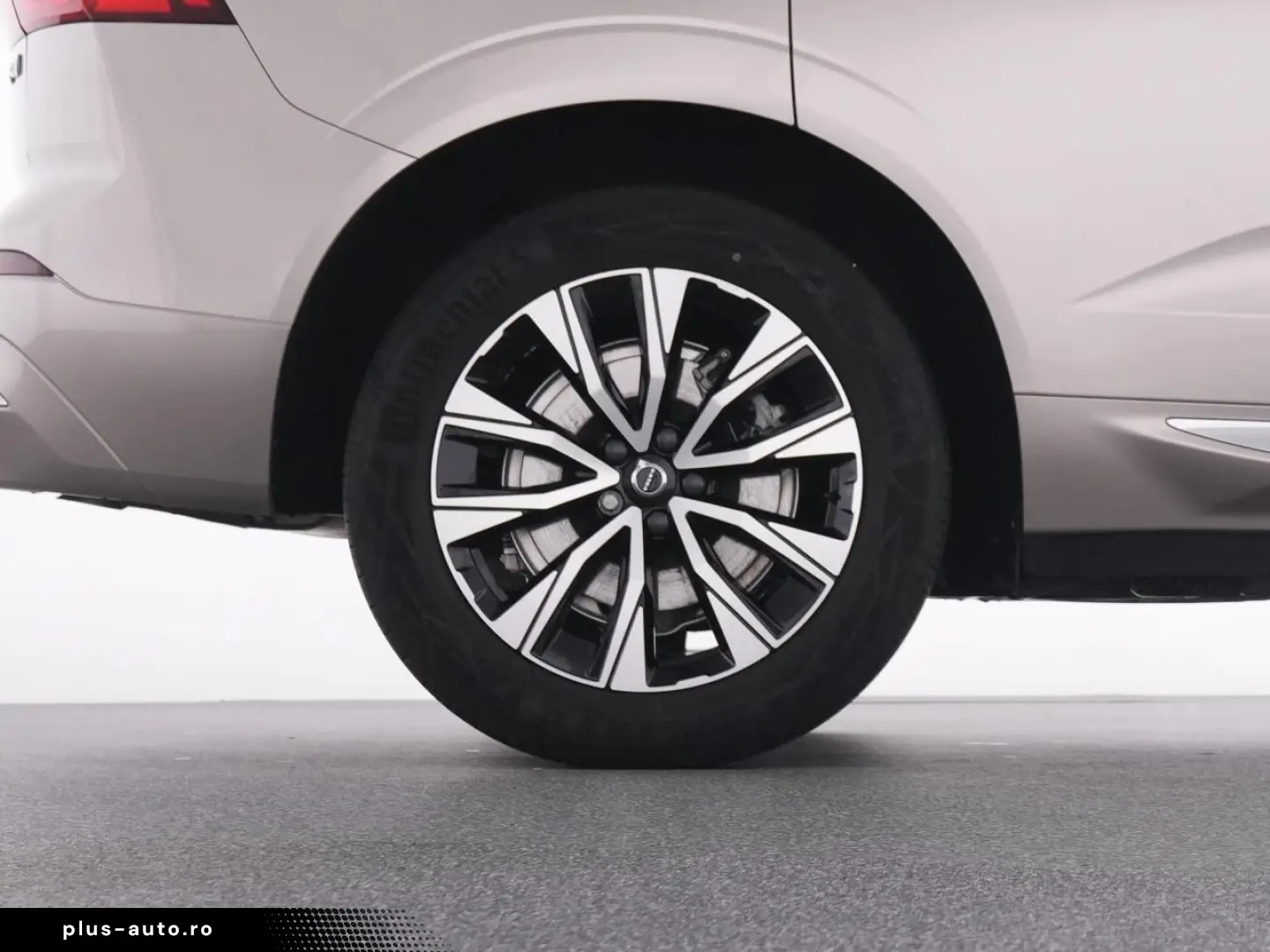 VOLVO XC60 B4 AWD Plus Bright Plus Bright AHK PANO LED