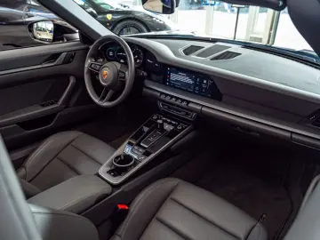 PORSCHE 992 Carrera Cabrio PDK