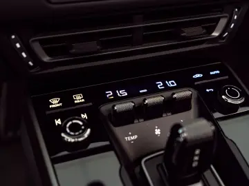 PORSCHE 992 Carrera Cabrio PDK