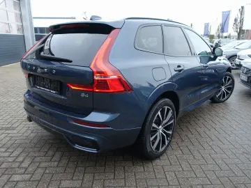 VOLVO XC60 Plus B4 Mild-Hybrid Dark StndHZ 360  AHK