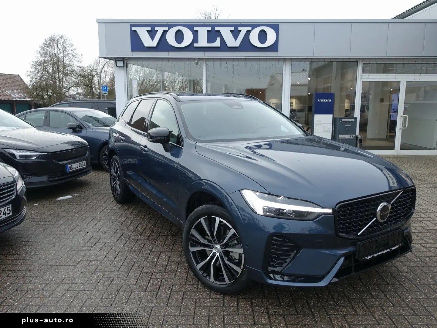 VOLVO XC60 Plus B4 Mild-Hybrid Dark StndHZ 360  AHK
