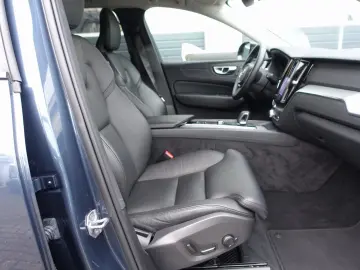 VOLVO XC60 Plus B4 Mild-Hybrid Dark StndHZ 360  AHK