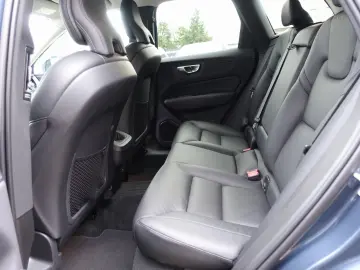 VOLVO XC60 Plus B4 Mild-Hybrid Dark StndHZ 360  AHK