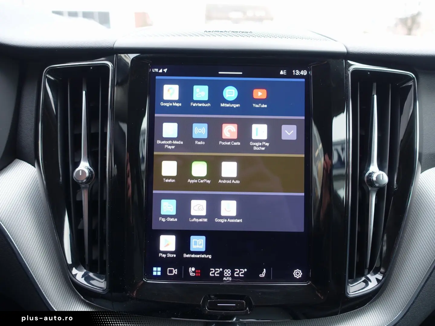 VOLVO XC60 Plus B4 Mild-Hybrid Dark StndHZ 360  AHK