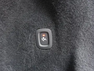 VOLVO XC60 Plus B4 Mild-Hybrid Dark StndHZ 360  AHK