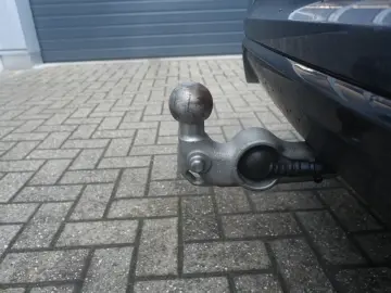 VOLVO XC60 Plus B4 Mild-Hybrid Dark StndHZ 360  AHK