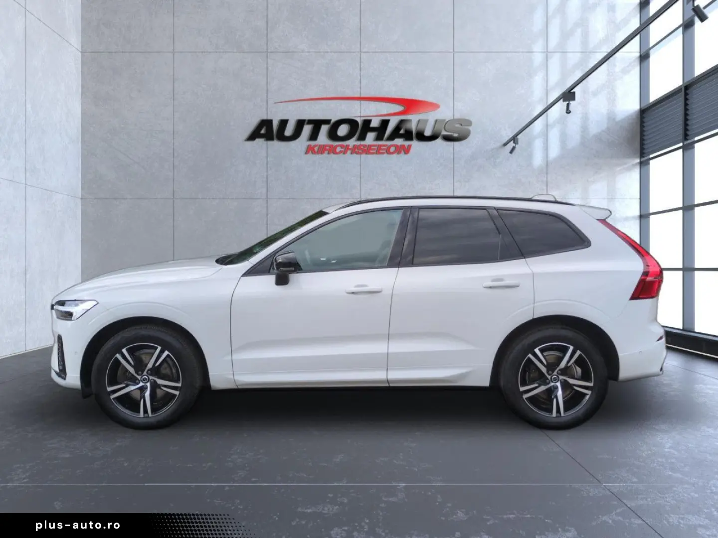 VOLVO XC60 B4 (Benzin) Plus Dark 2WD Automatik Navi