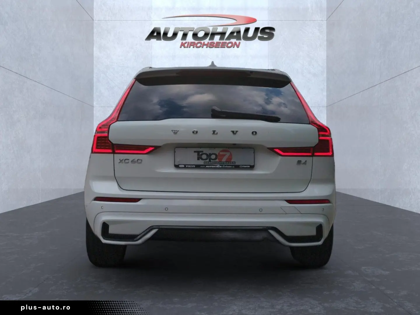 VOLVO XC60 B4 (Benzin) Plus Dark 2WD Automatik Navi