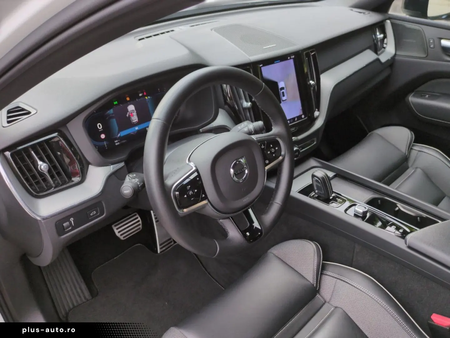 VOLVO XC60 B4 (Benzin) Plus Dark 2WD Automatik Navi