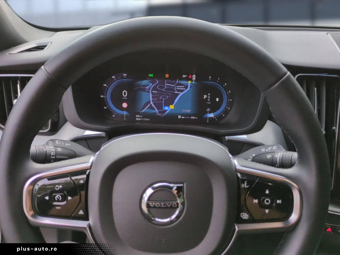 VOLVO XC60 B4 (Benzin) Plus Dark 2WD Automatik Navi