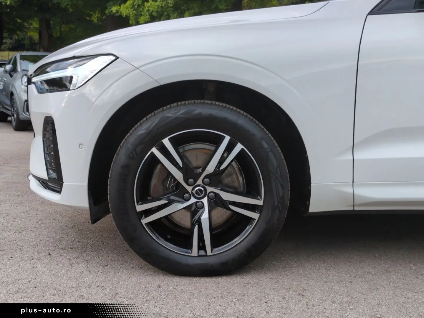 VOLVO XC60 B4 (Benzin) Plus Dark 2WD Automatik Navi