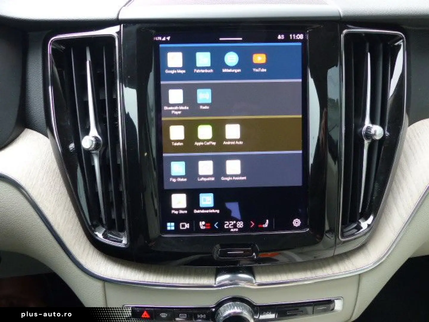 VOLVO XC60 Plus Dark B4 Aut.LEDER hell GOOGLE CAM