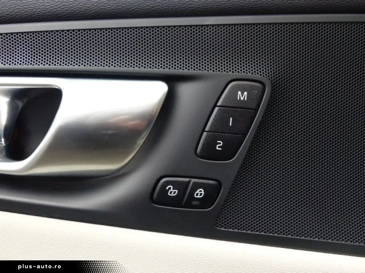 VOLVO XC60 Plus Dark B4 Aut.LEDER hell GOOGLE CAM