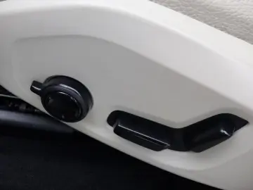 VOLVO XC60 Plus Dark B4 Aut.LEDER hell GOOGLE CAM