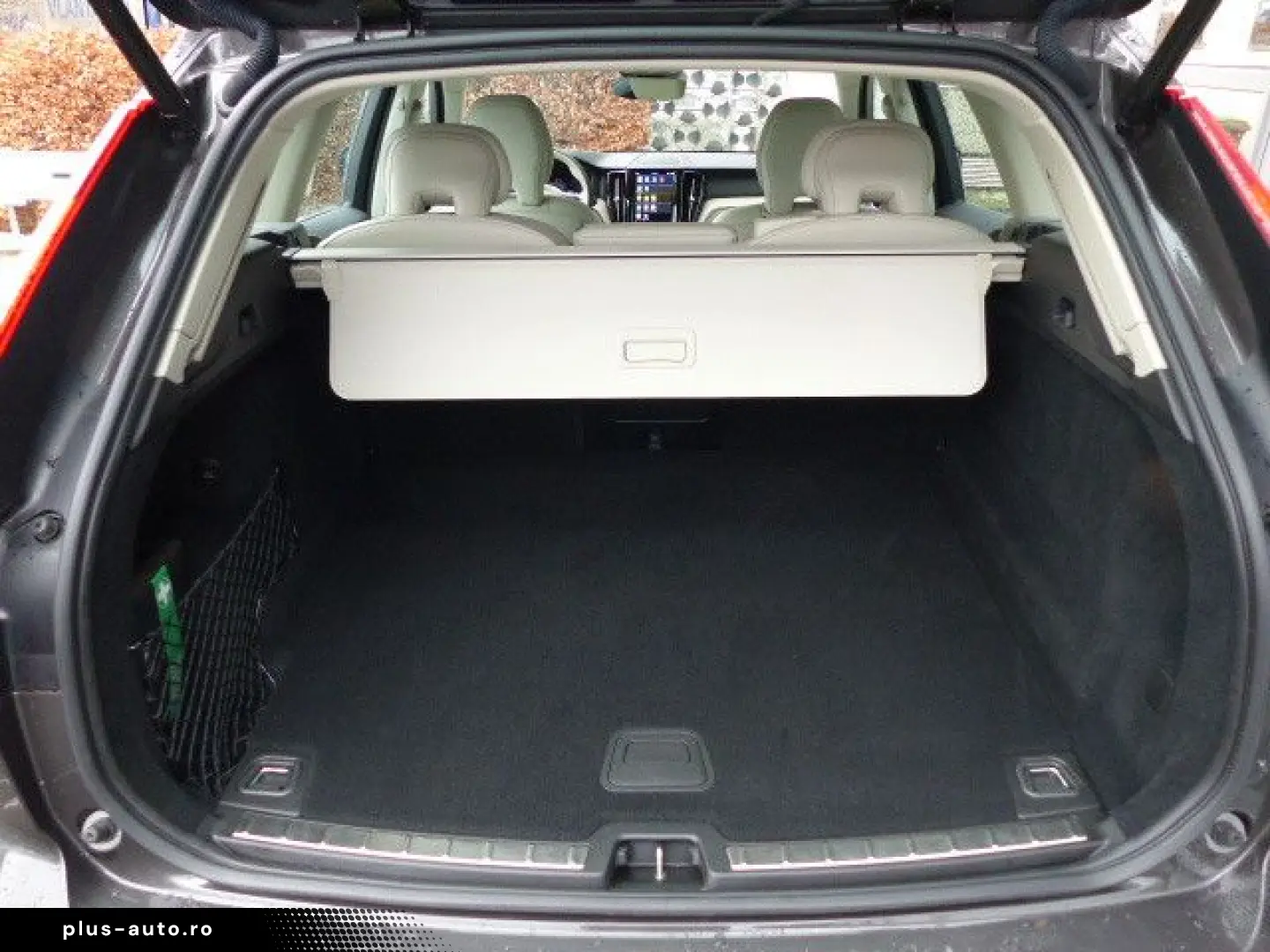 VOLVO XC60 Plus Dark B4 Aut.LEDER hell GOOGLE CAM