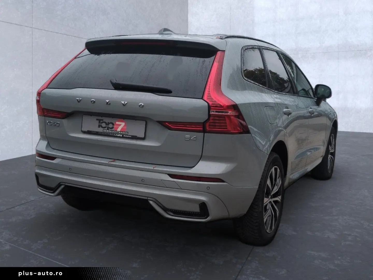 VOLVO XC 60 Plus Dark 2WD Bluetooth LED Vollleder