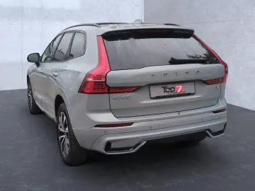 VOLVO XC 60 Plus Dark 2WD Bluetooth LED Vollleder