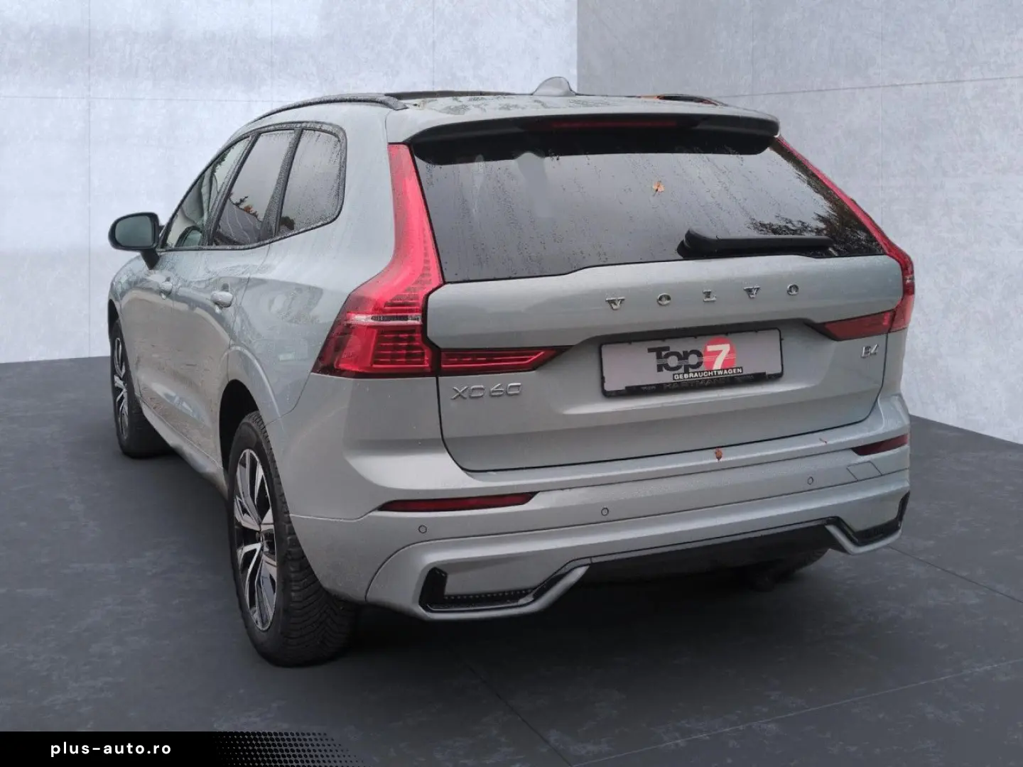 VOLVO XC 60 Plus Dark 2WD Bluetooth LED Vollleder