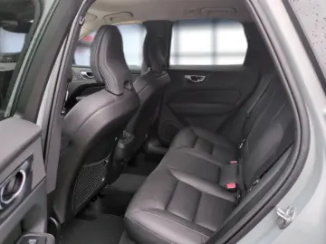 VOLVO XC 60 Plus Dark 2WD Bluetooth LED Vollleder