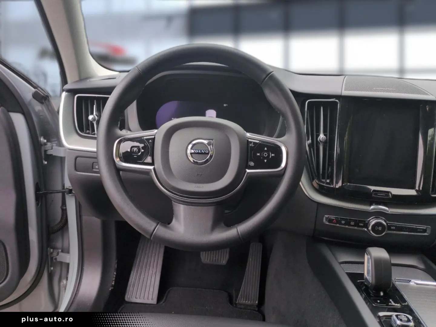 VOLVO XC 60 Plus Dark 2WD Bluetooth LED Vollleder