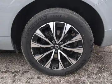 VOLVO XC 60 Plus Dark 2WD Bluetooth LED Vollleder