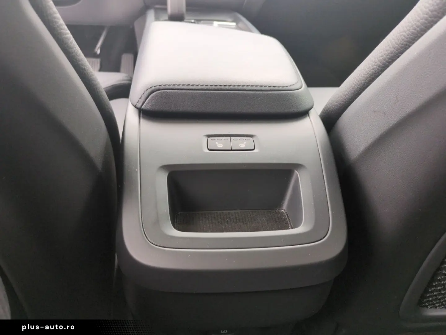 VOLVO XC 60 Plus Dark 2WD Bluetooth LED Vollleder