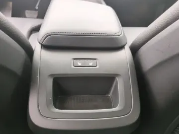 VOLVO XC 60 Plus Dark 2WD Bluetooth LED Vollleder