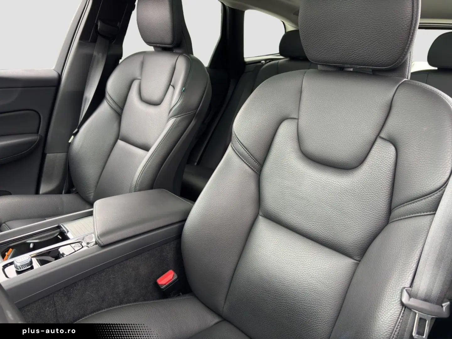 VOLVO XC60 B4 Plus Dark Pano Standhz 360Kam BLIS GJR