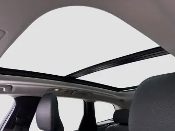 VOLVO XC60 B4 Plus Dark Pano Standhz 360Kam BLIS GJR