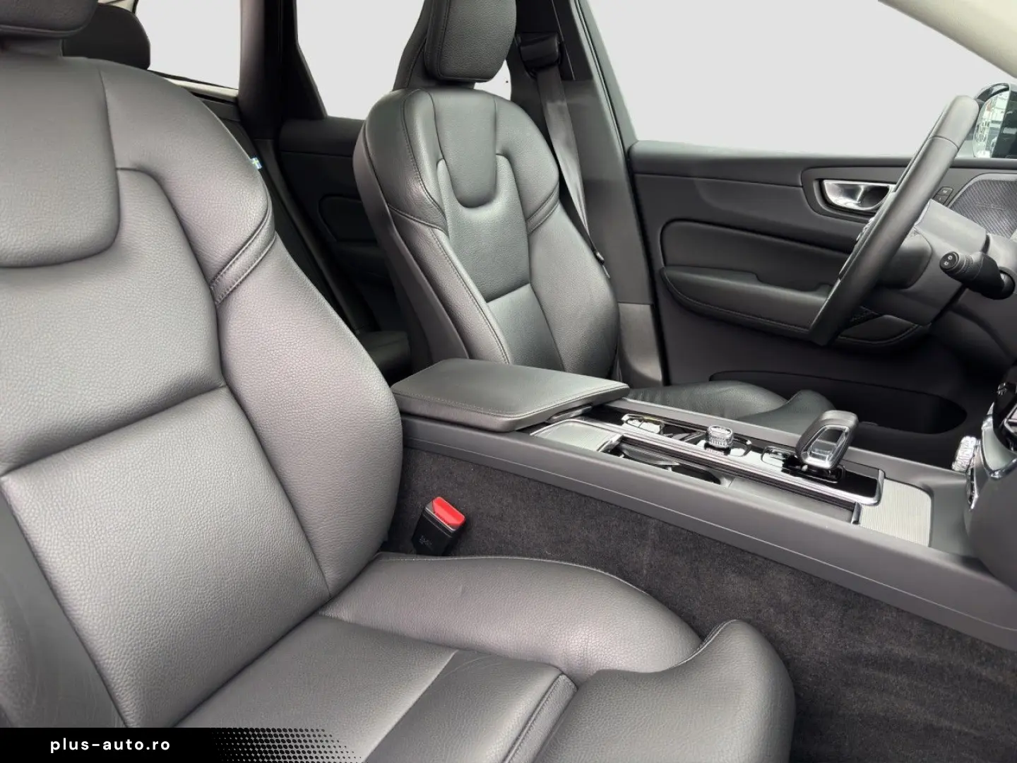 VOLVO XC60 B4 Plus Dark Pano Standhz 360Kam BLIS GJR