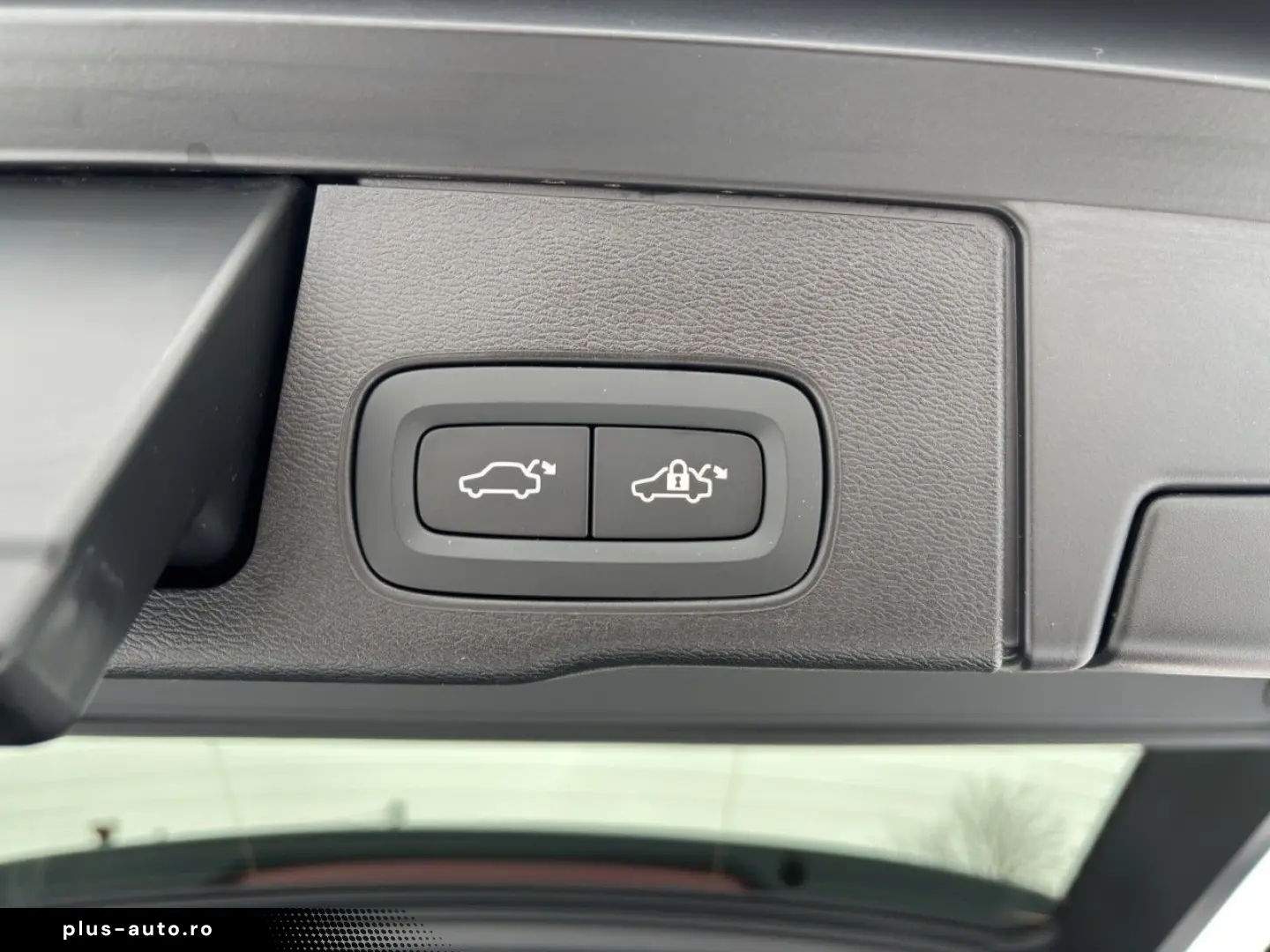 VOLVO XC60 B4 Plus Dark Pano Standhz 360Kam BLIS GJR