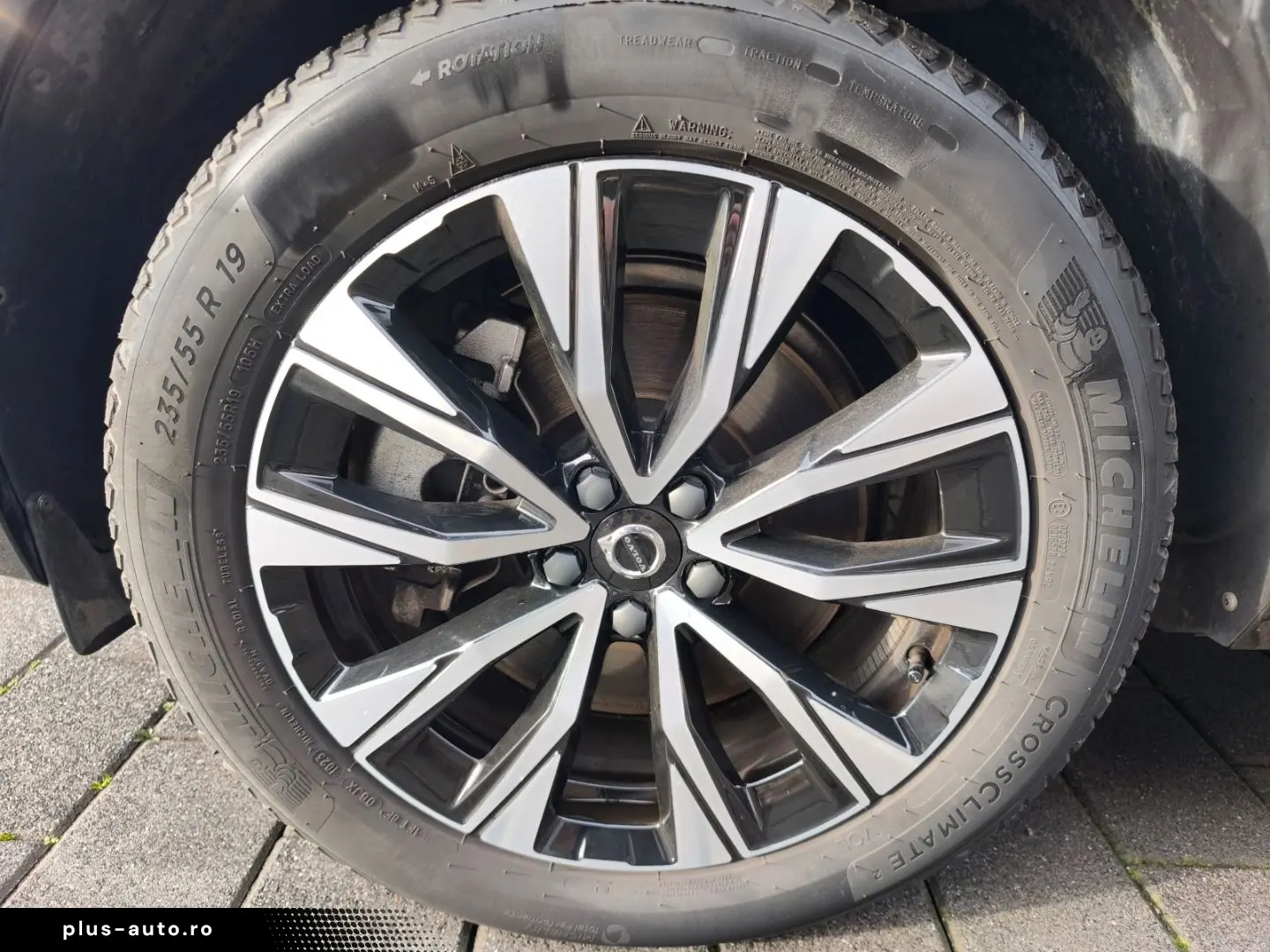 VOLVO XC60 B4 Plus Dark 2WD Mild Hybrid Navi Leder Dig