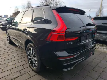 VOLVO XC60 B4 Plus Dark 2WD Mild Hybrid Navi Leder Dig